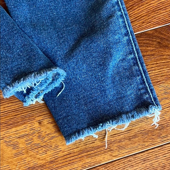 Old Navy Rockstar Super Skinny Extra High Rise Jeans - Picture 4 of 4